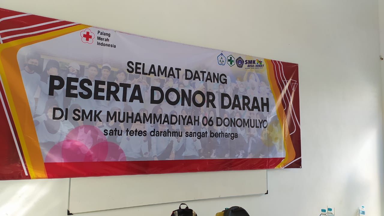KEGIATAN DONOR DARAH DI SMK MUHENDO