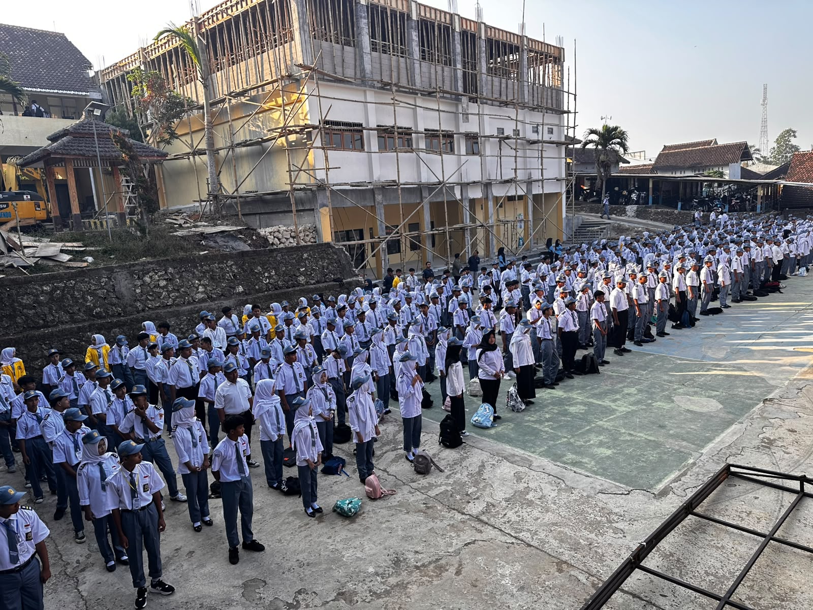 MPLS SMK MUHENDO 2026 Resmi Dibuka: Menanamkan Disiplin, Akhlak Mulia, dan Budaya Positif bagi 369 Murid Baru